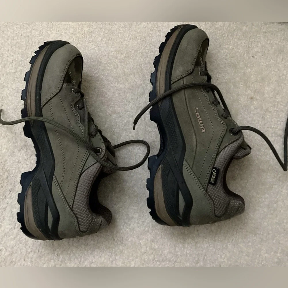 Lowa Athletic HIKING Shoes - Picture 5 of 9